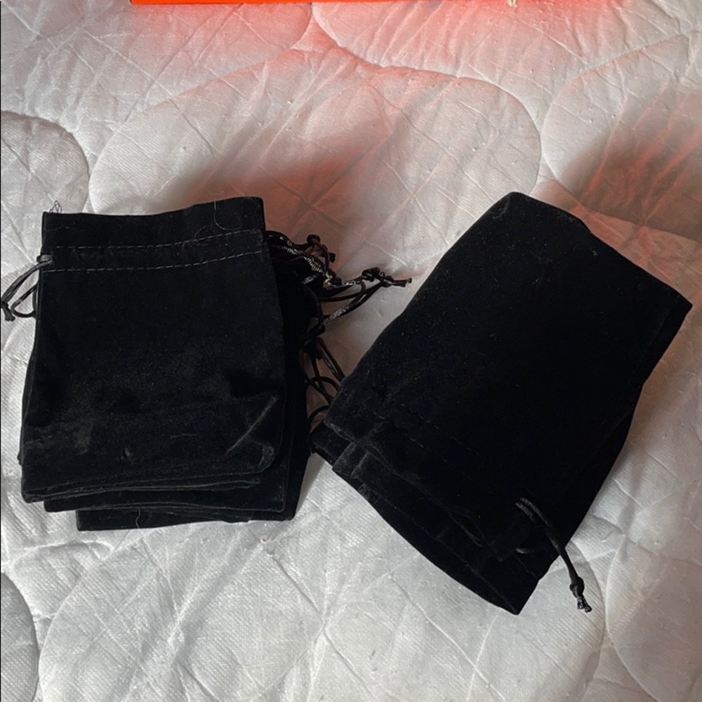 New 10 Velvet Pouches